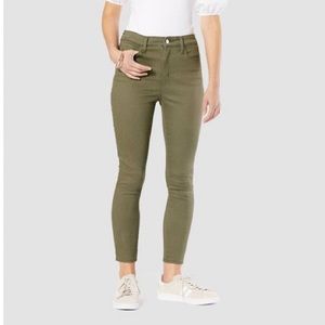 Green Denizen Levi’s ankle pants